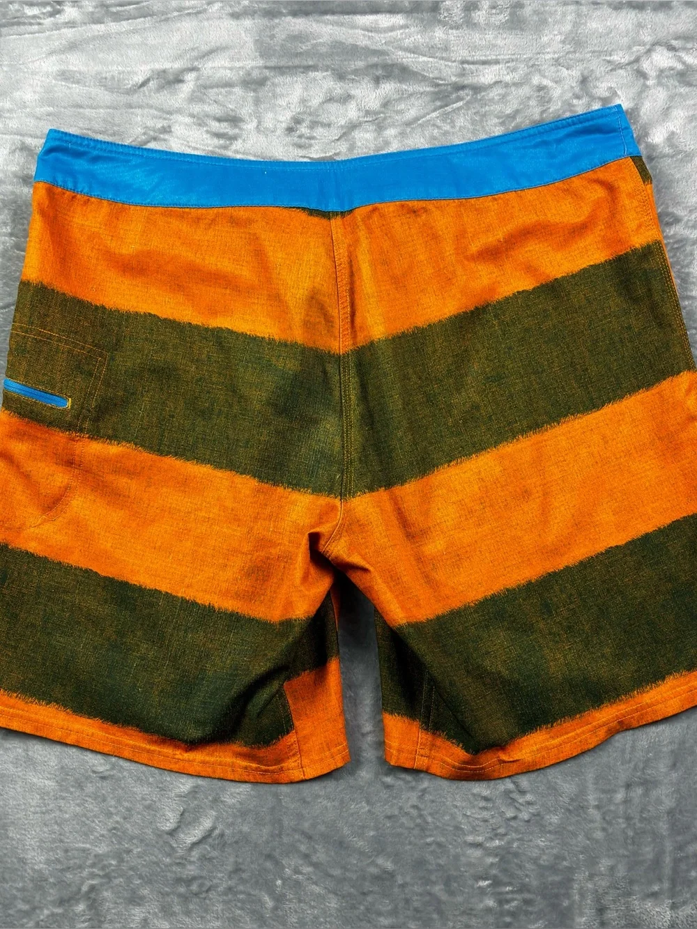 North Face Olas Board Shorts Size 36 Striped 9” Inseam Stretch Zip Pocket CMB9